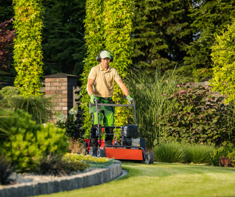 Entretien de Parcs et Jardins pour Entreprises – Saint-Jean-d’Illac, Saint-Médard-en-Jalles, Martignas-sur-Jalle et Alentours